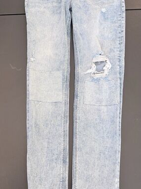 Old Navy Light Blue Slim Straight Jeans with Knee Patch Distressing